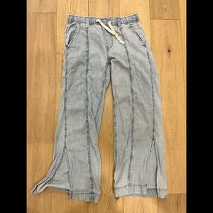 Wide leg soft denim pants with drawstring. Size S
